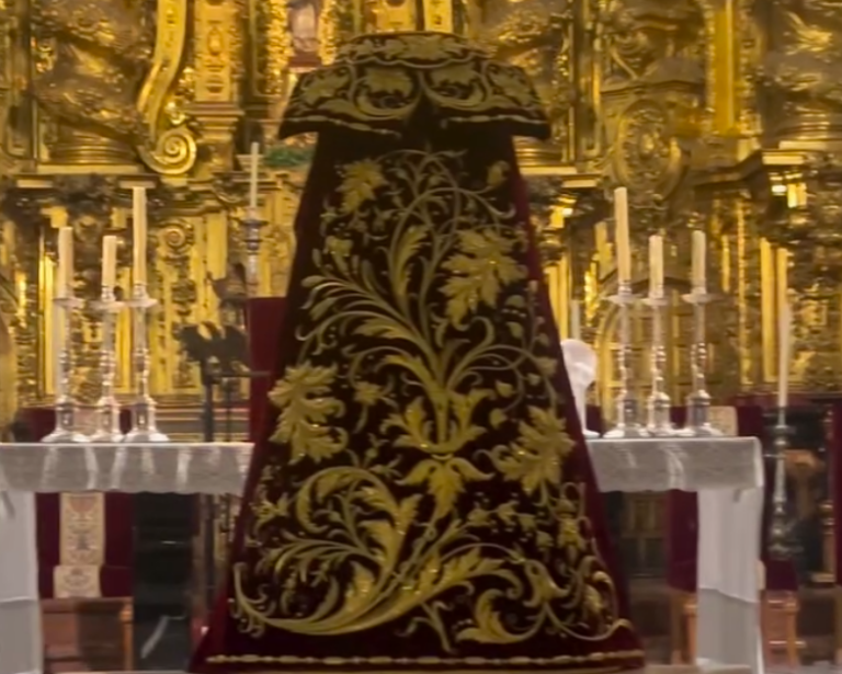 Nueva saya de la Virgen de la Esperanza de Córdoba. Foto: La Bambalina Córdoba