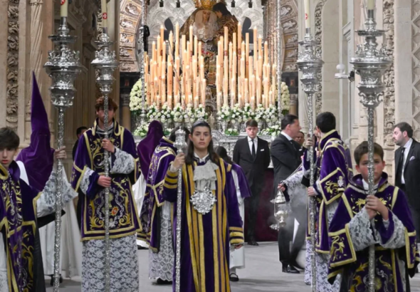 Acólitos de la Hermandad del Císter
