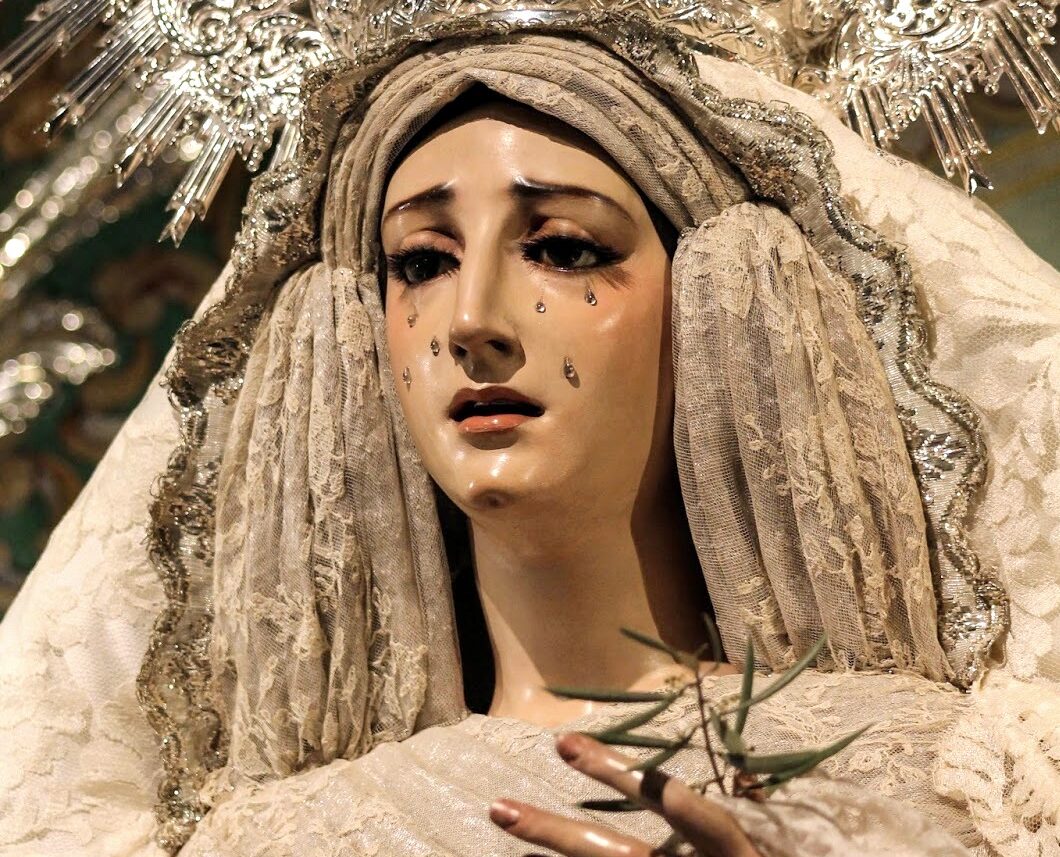 María_Santísima_de_la_Paz_y_la_Esperanza